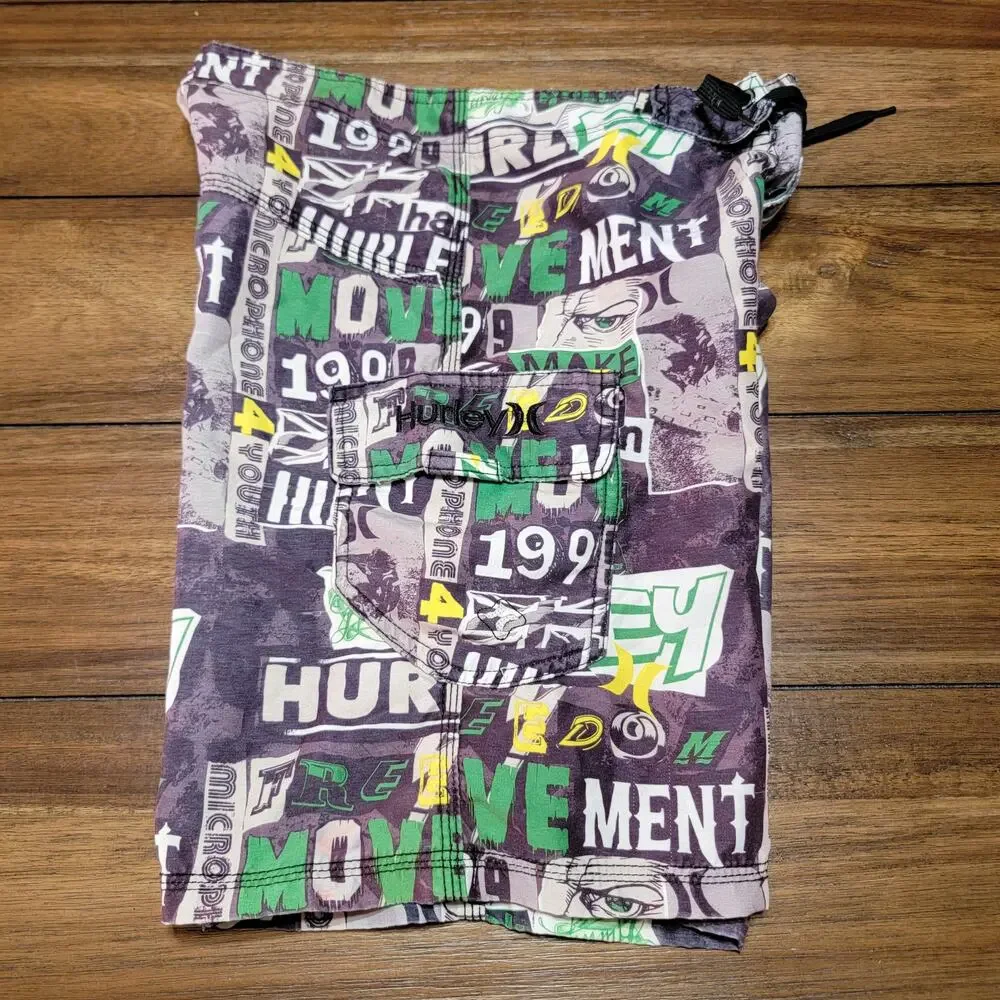 Hurley 1999 Green B&W Graphic Boys Board Shorts - Size 14